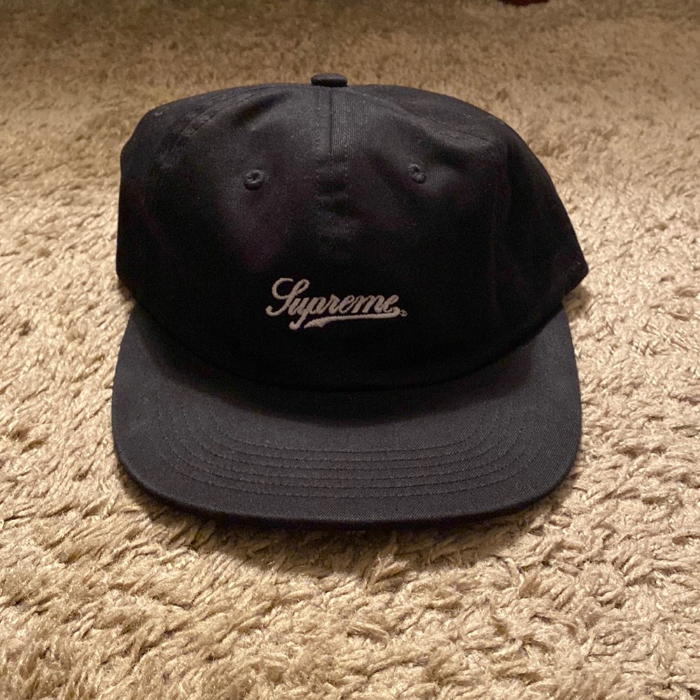 Supreme script logo fitted Medium size